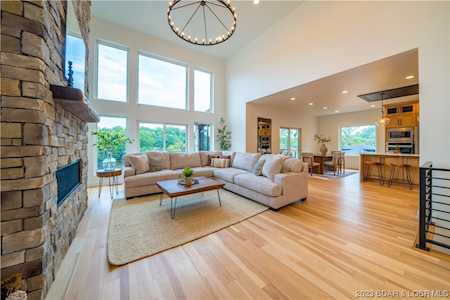 170 Hazelnut Dr Sunrise Beach, MO 65079