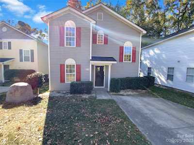 8818 Sharonbrook Dr Charlotte, NC 28210