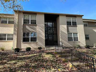 149 Cumberland Park Ct Ballwin, MO 63011