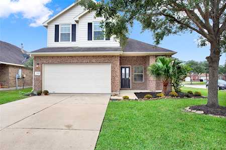 3045 Boxwood Springs Ln Dickinson, TX 77539