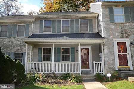 40 Deep Hollow Ln Lancaster, PA 17603