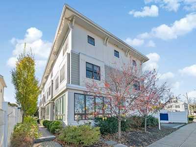 198 California St #3 Newton, MA 02458