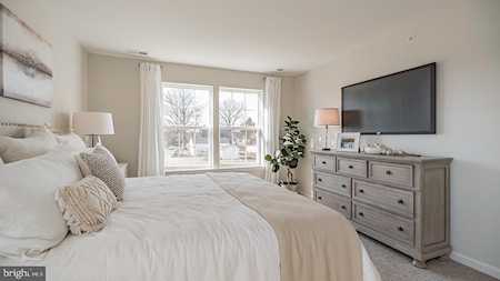 64 Mantoloking Dr Jackson, NJ 08527