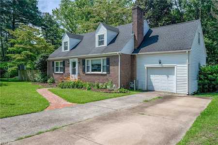 2005 Sterling Point Dr Portsmouth, VA 23703