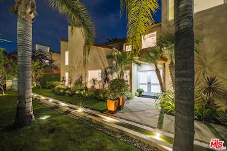 16500 W Alyse Ct Encino, CA 91436