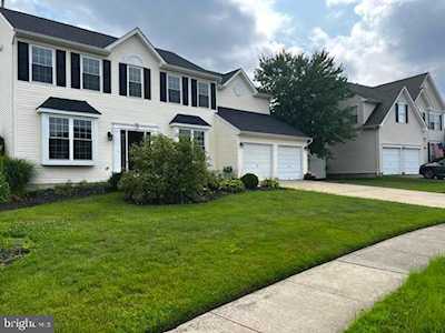 13 Paddock Rd Marlton, NJ 08053