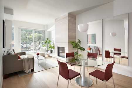 6707 Nelson Avenue #606 West Vancouver, BC V7W 0A4