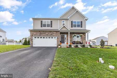 275 Westbury Dr Gilbertsville, PA 19525