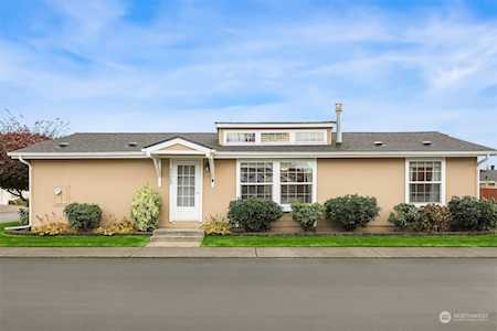 24009 223rd Ln SE #102 Maple Valley, WA 98038