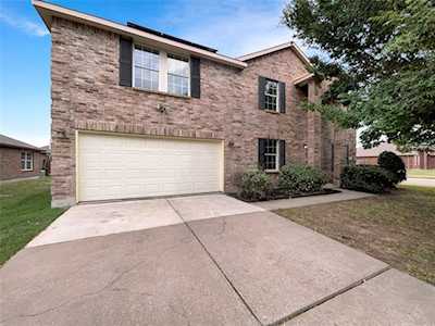 200 Rambling Way Forney, TX 75126