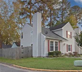 198 Gate House Rd Newport News, VA 23608