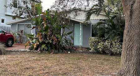 619 32nd Ave N St. Petersburg, FL 33704
