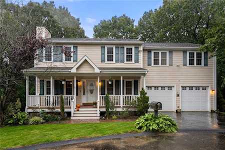 7 Birch View Ct Cranston, RI 02921
