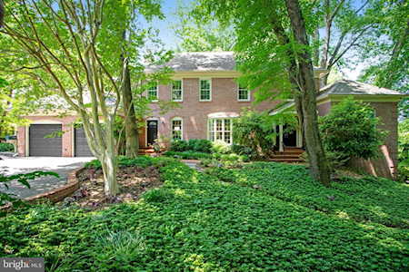 1501 Night Shade Ct Vienna, VA 22182