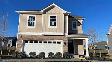 143 Charming Forest Ave La Plata, MD 20646