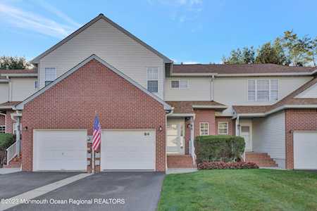 84 Drew Ct Manalapan, NJ 07726
