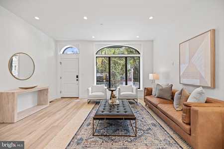 712 6th St NE Washington, DC 20002