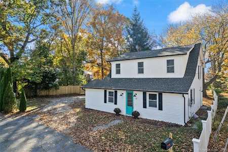 29 Menunketesuck Ave Westbrook, CT 06498