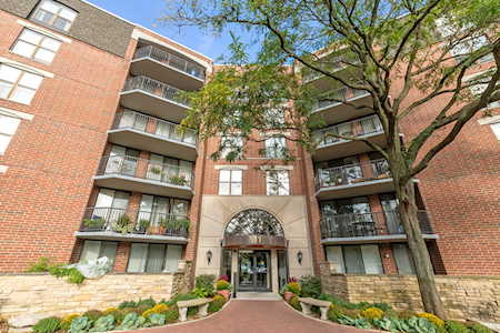 511 Aurora Ave #318 Naperville, IL 60540