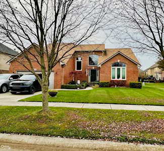 56237 Birkdale Dr Macomb Twp, MI 48042