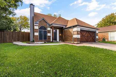 1012 Ashmount Lane Arlington, TX 76017