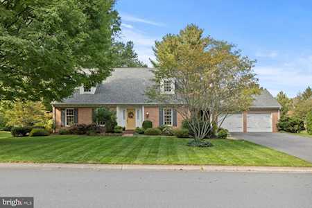 2595 Woodview Drive Lancaster, PA 17601