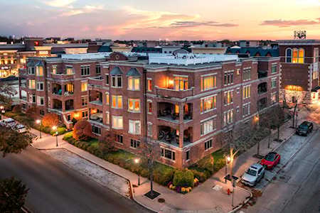 180 W Benton Ave #305 Naperville, IL 60540