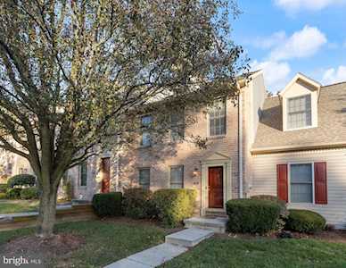1422 Timber Chase Dr Mechanicsburg, PA 17050