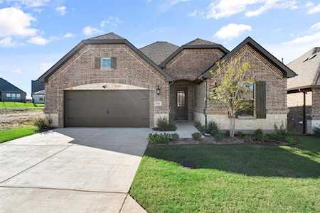 632 Gladness, Rhome, TX 76078