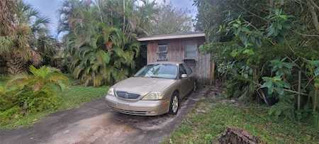 1436 NE 37th St Oakland Park, FL 33334