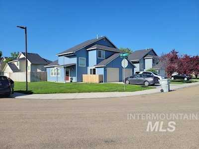 4805/4807 Maid Jessica Street Caldwell, ID 83607