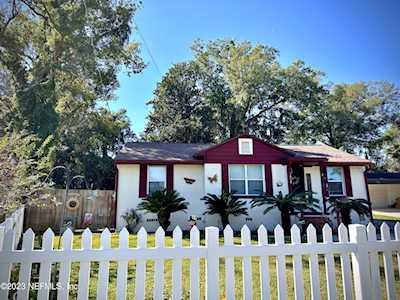 1858 Bartram CIR W Jacksonville, FL 32207