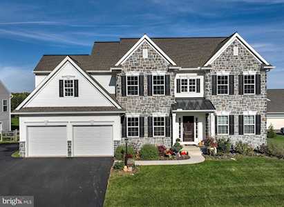 325 Deerfield Dr East Earl, PA 17519
