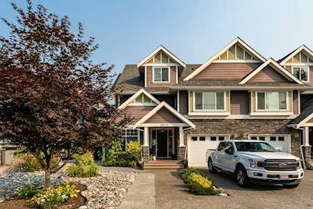 18973 119 Avenue Pitt Meadows, BC V3Y 1X8