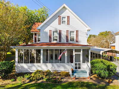 4 Lee St Wachapreague, VA 23480