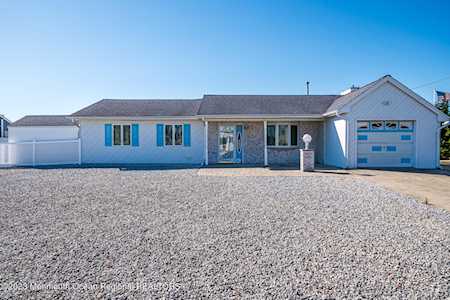 205 Biscayne Rd Barnegat, NJ 08005