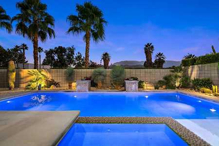757 S Orange Ave Palm Springs, CA 92264