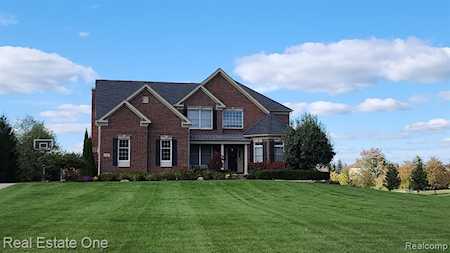 2422 Woodridge Ct Milford Twp, MI 48380