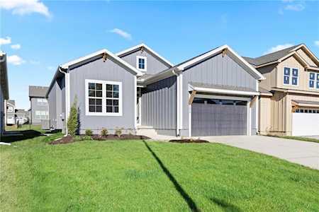 1528 SW Arborpark Terrace Lee's Summit, MO 64082