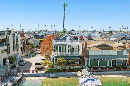 811 1/2 N Bay Front Newport Beach, CA 92662