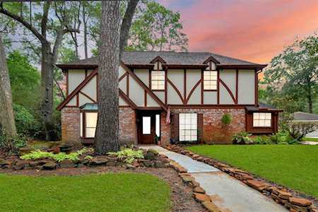 2103 River Falls Dr Kingwood, TX 77339