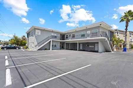 11701 1st St E #5 Treasure Island, FL 33706