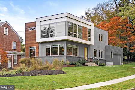 19 Cadwalader Dr Trenton, NJ 08618