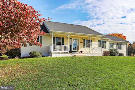 1428 Broad Ln Falling Waters, WV 25419