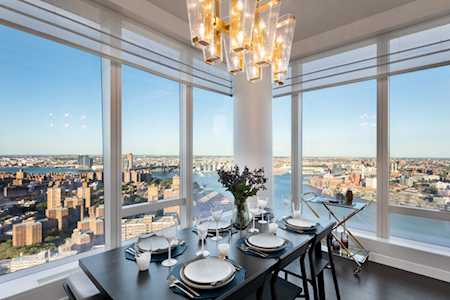 252 South St #28H New York, NY 10002