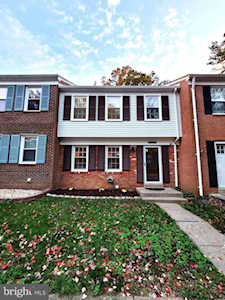 8495 Kitchener Dr Springfield, VA 22153