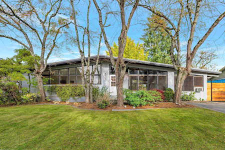 21939 Wicklow Way Maple Ridge, BC V2X 3A8