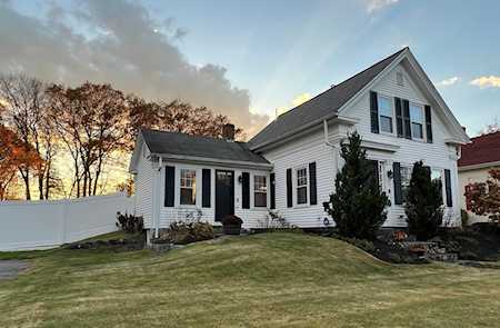 37 Holliston Street Medway, MA 02053