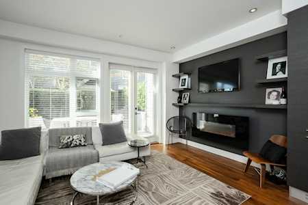 4931 Mackenzie Street Vancouver, BC V6N 1G8