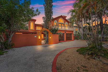 749 Penfield St Longboat Key, FL 34228